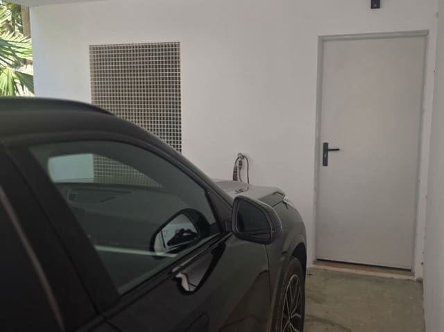 3 bedroom Townhouse for sale in Relleu with pool garage - € 264,000 (Ref: 10038999)