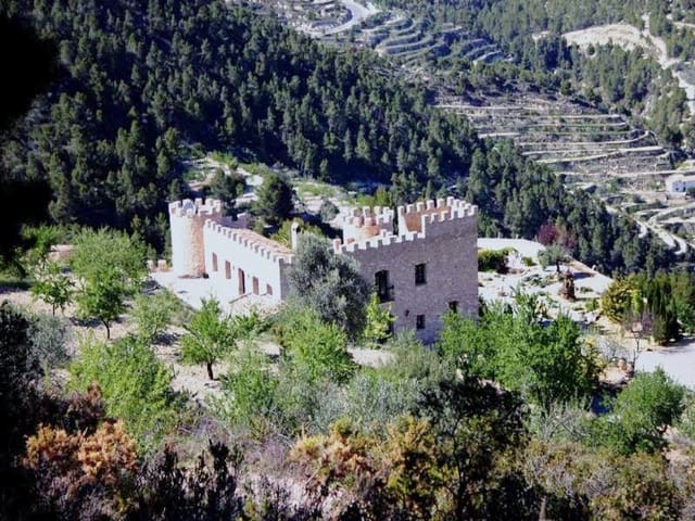 5 bedroom Finca/Country House for sale in Relleu with pool garage - € 2,150,000 (Ref: 2161763)