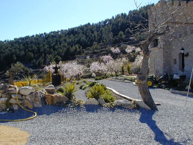 5 bedroom Finca/Country House for sale in Relleu with pool garage - € 2,150,000 (Ref: 2161763)