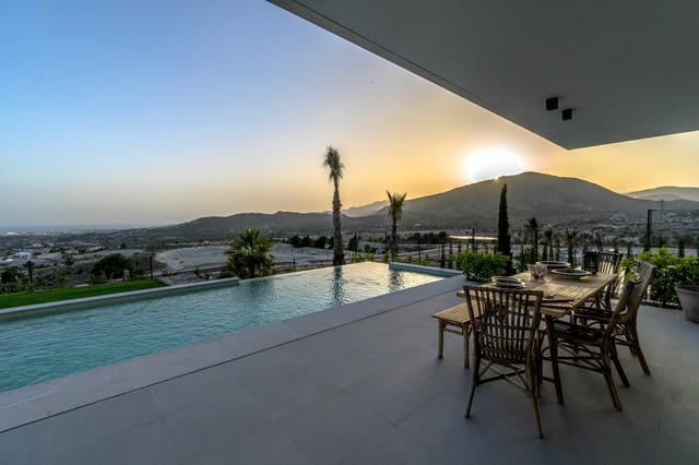 3 bedroom Villa for sale in Finestrat with pool - € 648,500 (Ref: 4775560)