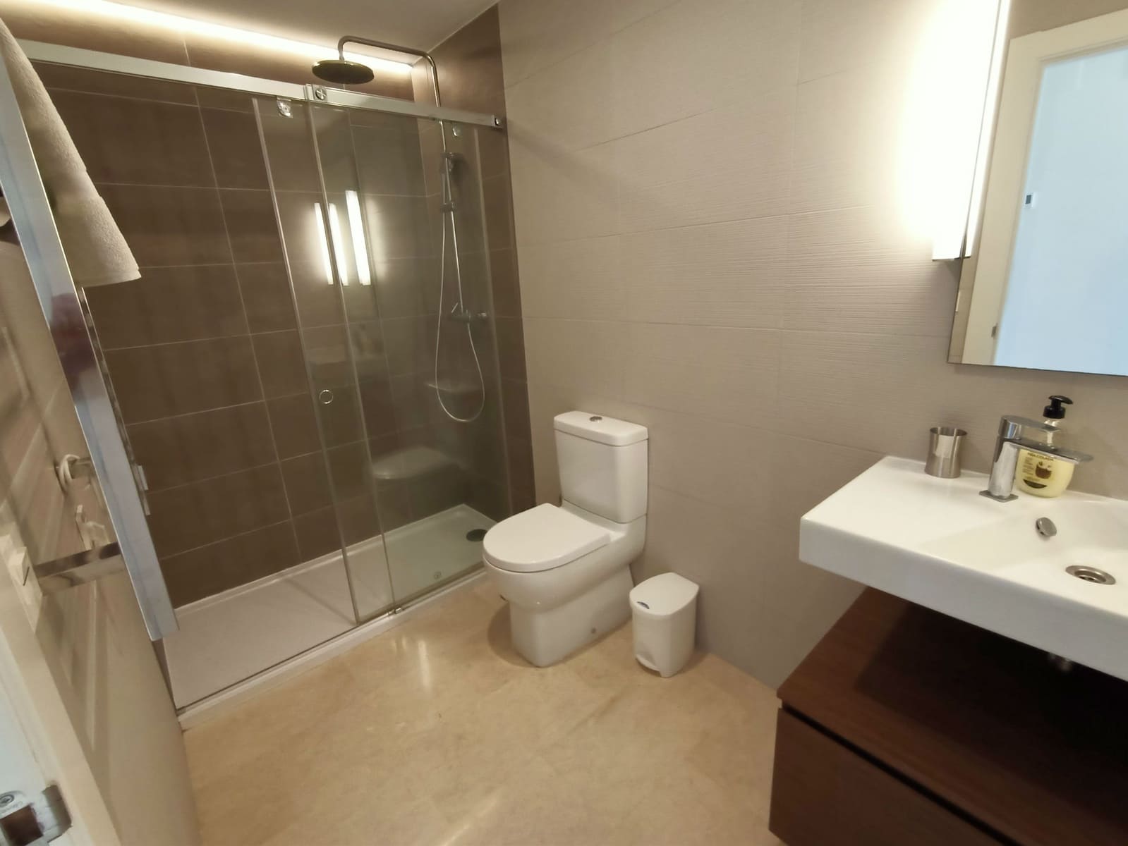 3 makuuhuone Huoneisto myytävänä paikassa La Villajoyosa / Vila Joiosa mukana uima-altaan 
autotalli - 545 000 € (Ref: 7535115)