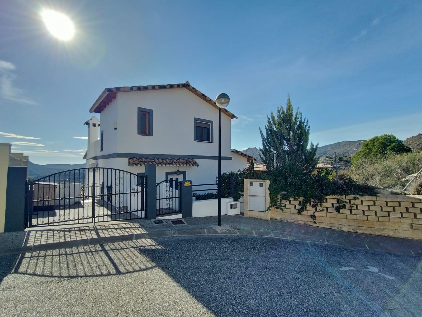 3 soveværelse Villa til salg i Relleu med swimmingpool garage - € 269.000 (Ref: 8660704)