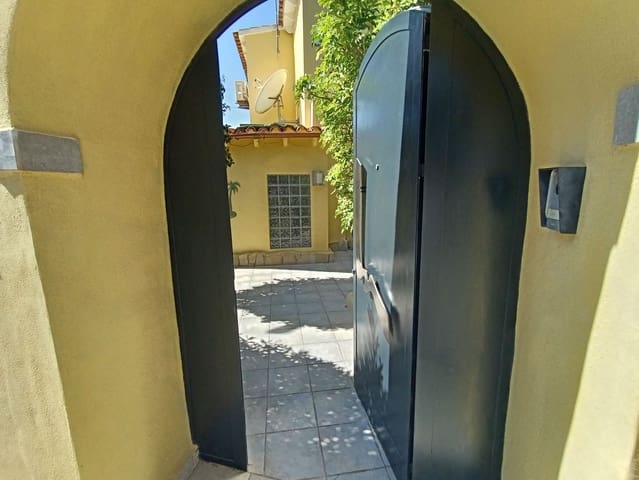 4 sypialnia Willa na sprzedaż w Benissa z basenem garażem - 675 000 € (Ref: 9255461)