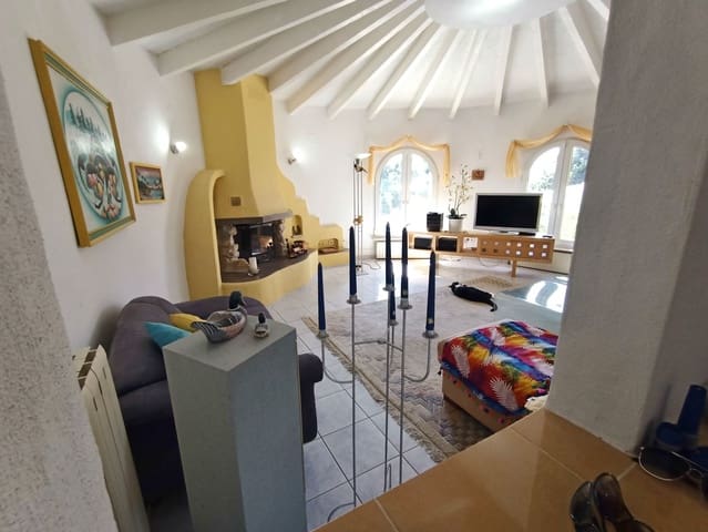 4 sypialnia Willa na sprzedaż w Benissa z basenem garażem - 675 000 € (Ref: 9255461)