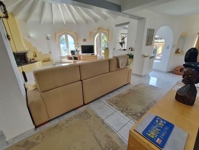 4 sypialnia Willa na sprzedaż w Benissa z basenem garażem - 675 000 € (Ref: 9255461)