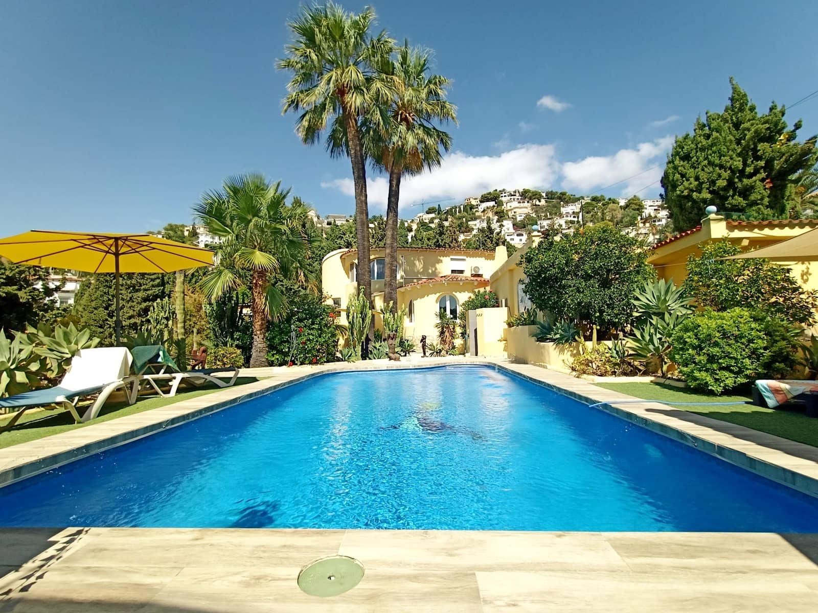 4 soveværelse Villa til salg i Benissa med swimmingpool garage - € 675.000 (Ref: 9255461)