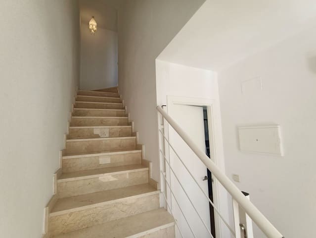 4 bedroom Townhouse for sale in Relleu with pool garage - € 195,000 (Ref: 9301431)