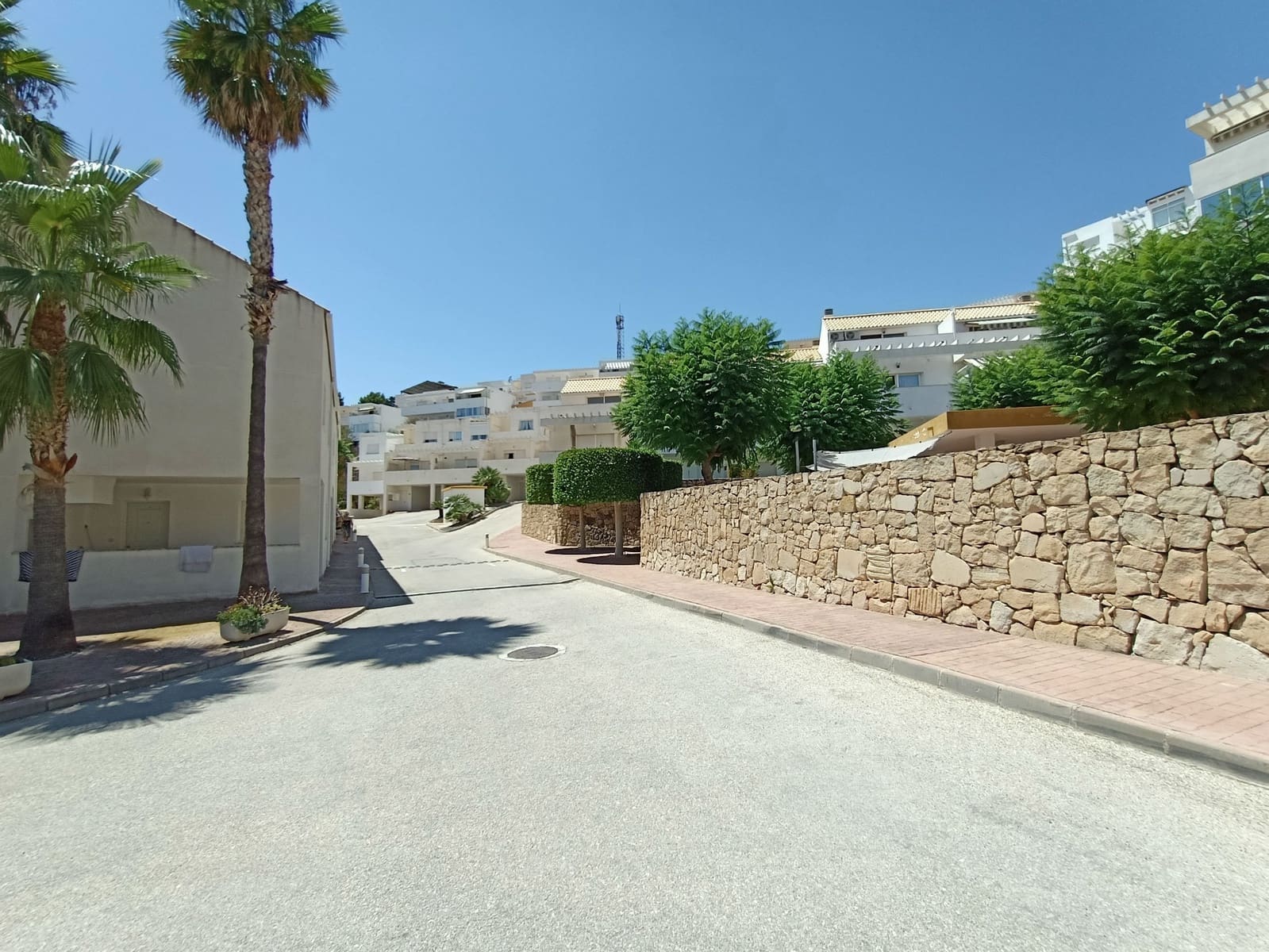 4 quarto Casa em Banda para venda em Relleu com piscina garagem - 195 000 € (Ref: 9301431)