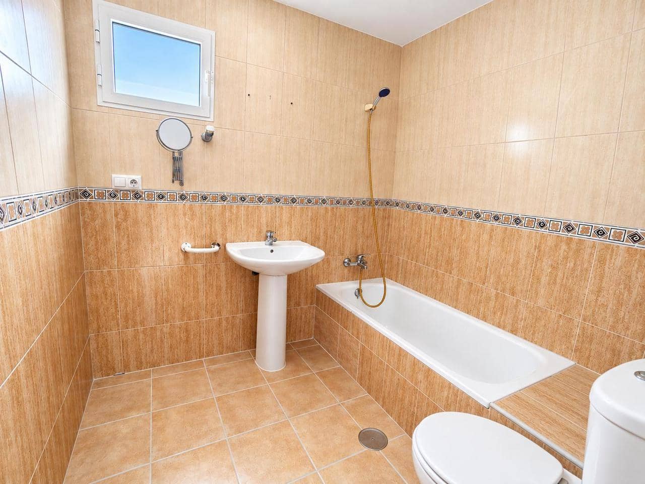 3 soverom Leilighet til salgs i Vera med garasje - € 244 000 (Ref: 10077299)