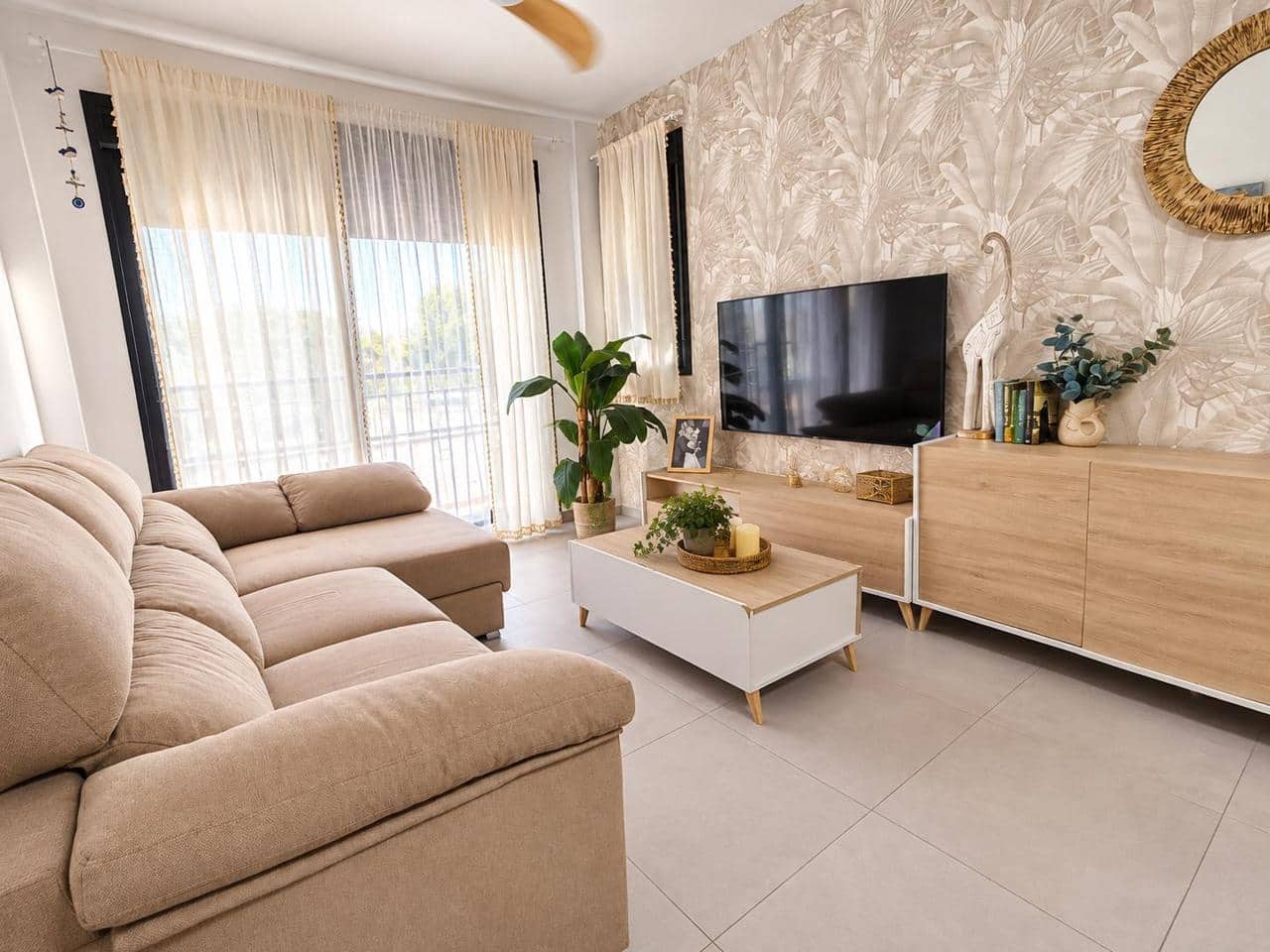 2 bedroom Flat for rent in Garrucha with pool garage - € 850 (Ref: 10111141)