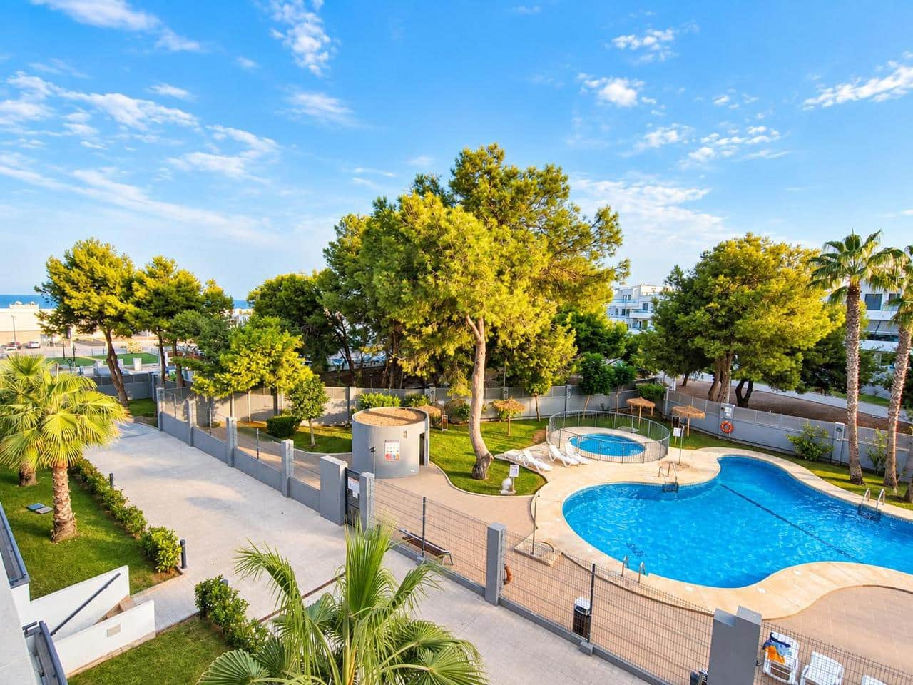 2 bedroom Flat for rent in Garrucha with pool garage - € 850 (Ref: 10111141)