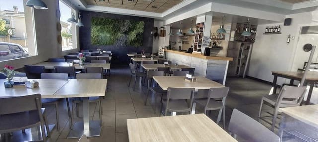 2 quarto Empresa para arrendar em Vera Ciudad, Vera - 1 650 € (Ref: 10179367)