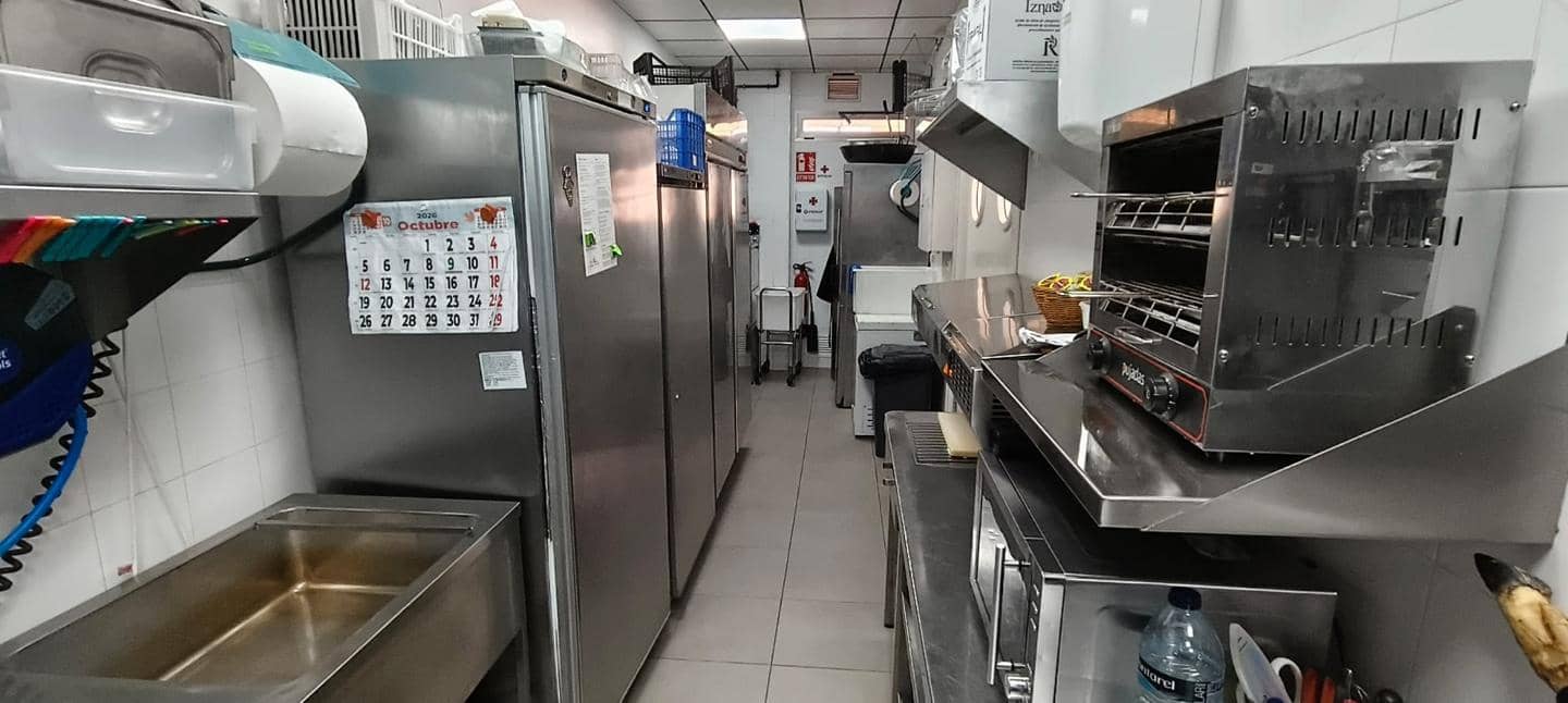 2 quarto Empresa para arrendar em Vera - 1 650 € (Ref: 10179367)