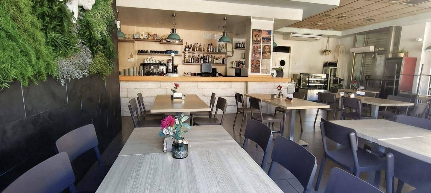2 quarto Empresa para arrendar em Vera - 1 650 € (Ref: 10179367)