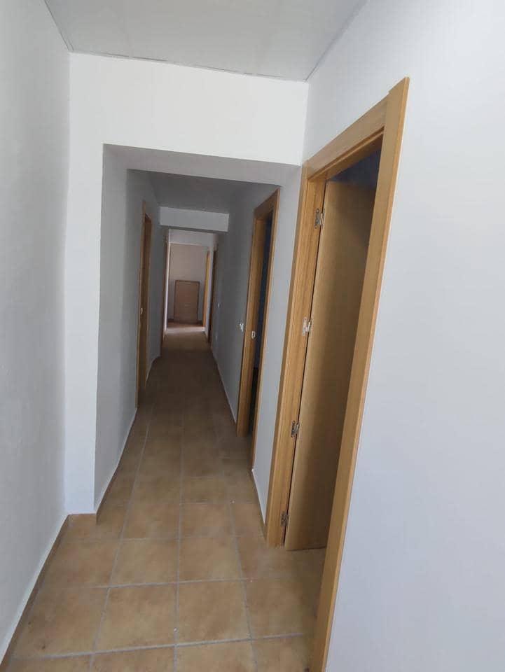 7 soveværelse Villa til salg i Antas med garage - € 105.000 (Ref: 7327227)