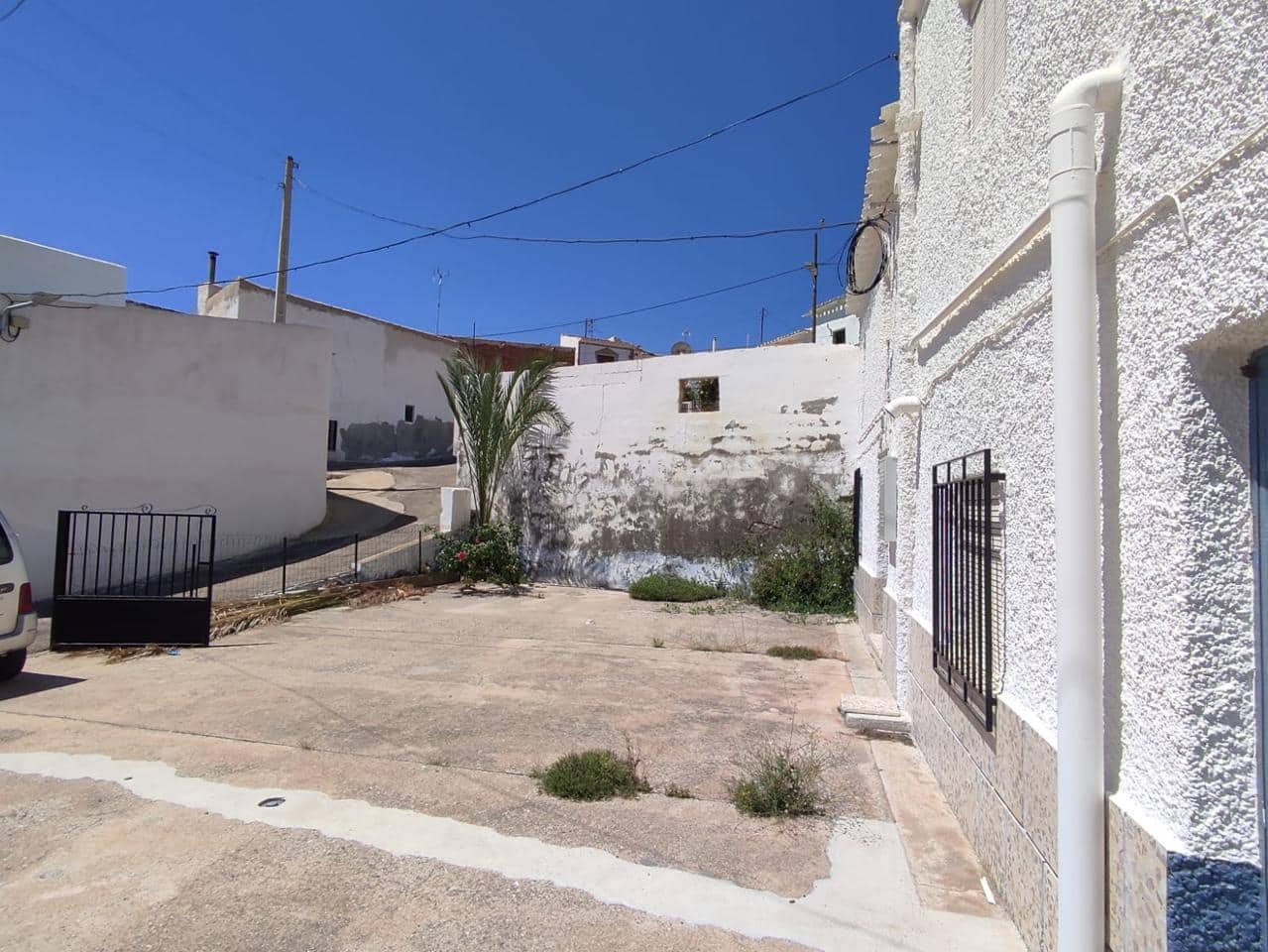 7 soveværelse Villa til salg i Antas med garage - € 105.000 (Ref: 7327227)