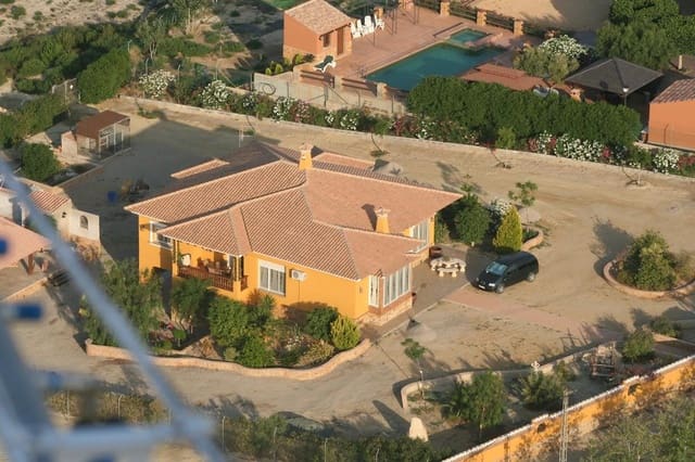 4 slaapkamer Villa te koop in Vera Ciudad, Vera met zwembad garage - € 550.000 (Ref: 7327228)