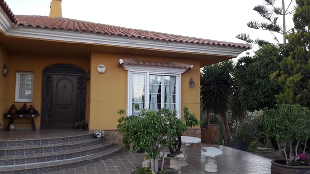 4 slaapkamer Villa te koop in Vera Ciudad, Vera met zwembad garage - € 550.000 (Ref: 7327228)