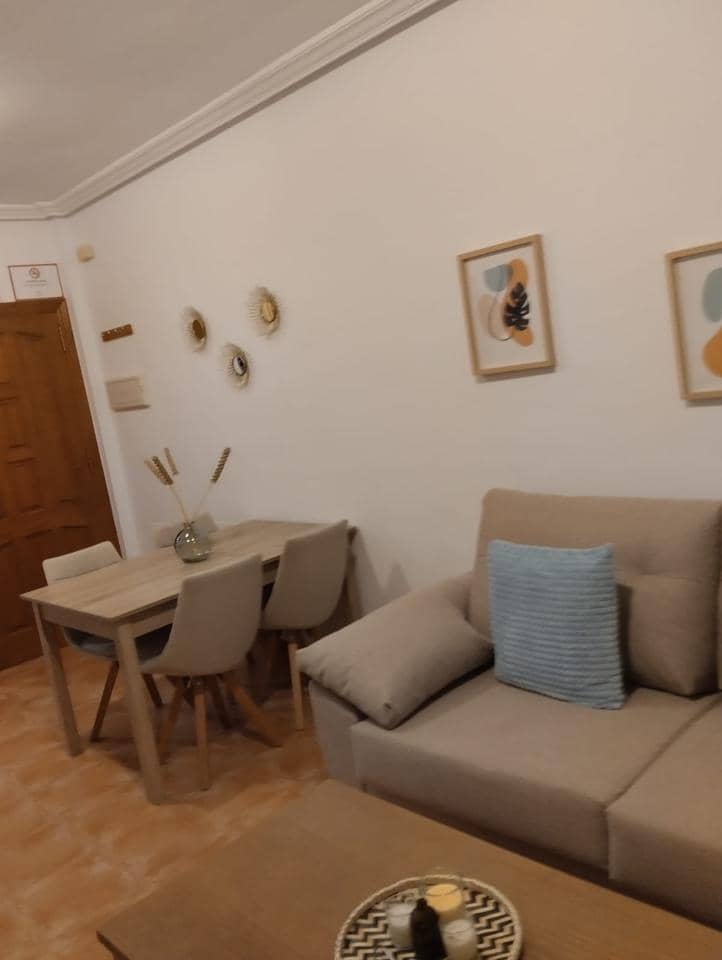 2 soveværelse Lejlighed til leje i Mojacar med swimmingpool - € 700 (Ref: 7369741)