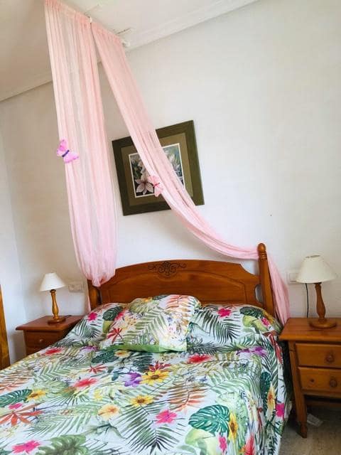2 slaapkamer Flat voor vakantieverhuur in Vera met zwembad garage - € 900 (Ref: 7772153)
