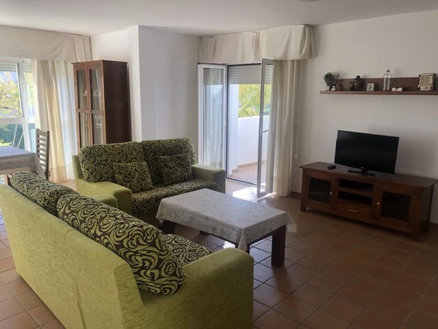 2 slaapkamer Flat voor vakantieverhuur in Puerto del Rey, Vera met zwembad - € 900 (Ref: 8049623)