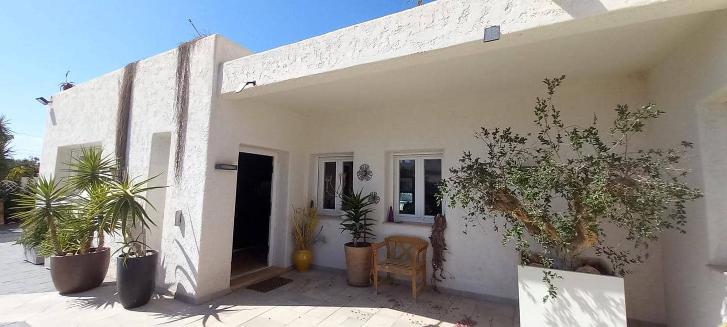 4 soverom Villa til salgs i La Algarrobina med svømmebasseng garasje - € 649 000 (Ref: 8361879)