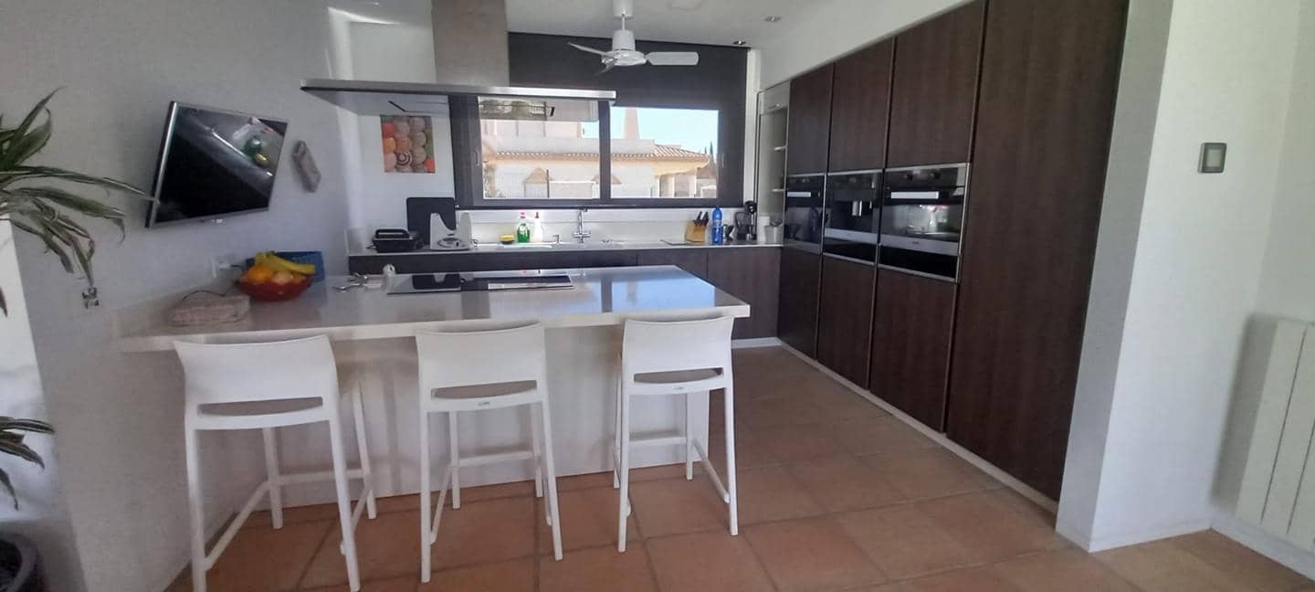 4 soverom Villa til salgs i La Algarrobina med svømmebasseng garasje - € 649 000 (Ref: 8361879)