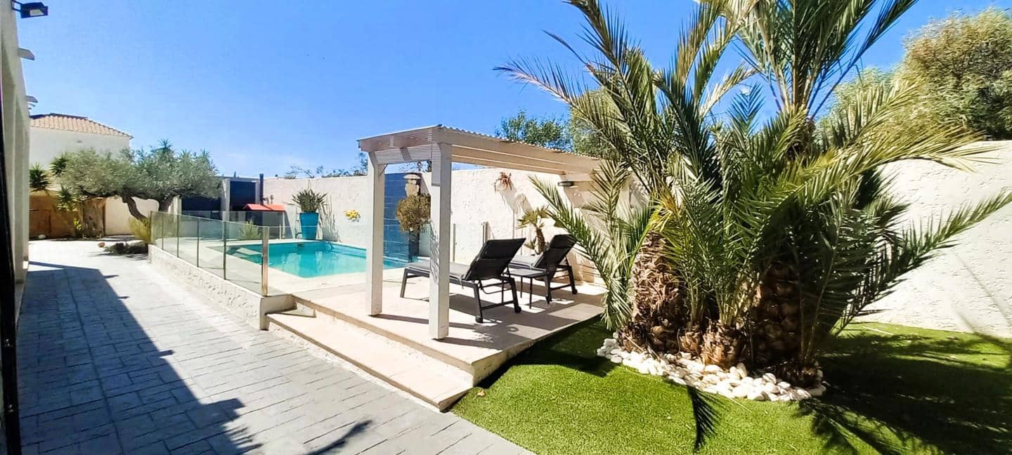 4 soverom Villa til salgs i La Algarrobina med svømmebasseng garasje - € 649 000 (Ref: 8361879)