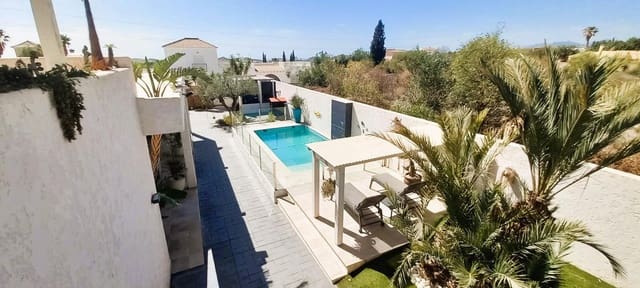 4 Zimmer Villa zu verkaufen in La Algarrobina, Cuevas del Almanzora mit Pool Garage - 649.000 € (Ref: 8361879)