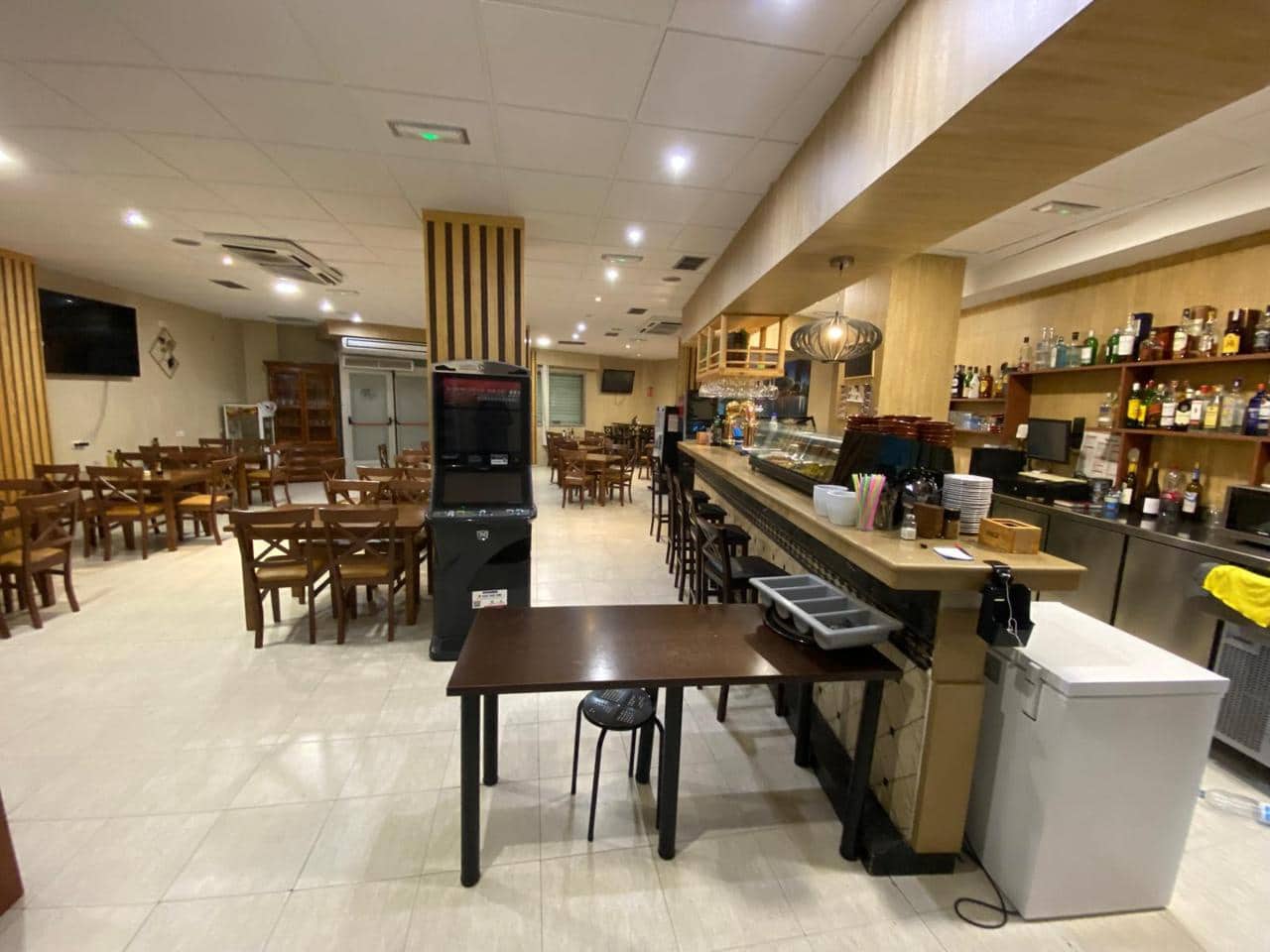 2 soveværelse Virksomhed til salg i Albox - € 450.000 (Ref: 8668624)