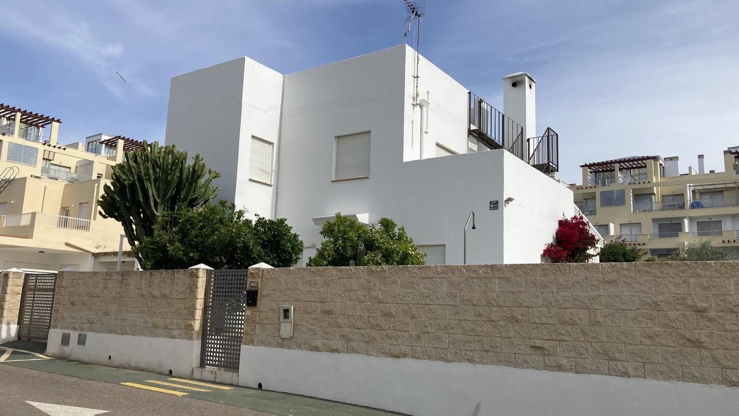 4 slaapkamer Villa voor vakantieverhuur in Vera met zwembad garage - € 2.200 (Ref: 8968801)