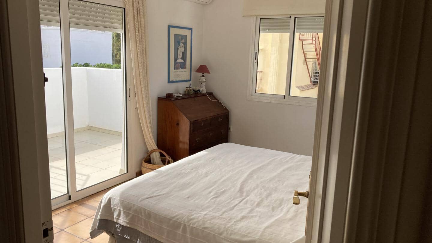 4 slaapkamer Villa voor vakantieverhuur in Vera met zwembad garage - € 2.200 (Ref: 8968801)