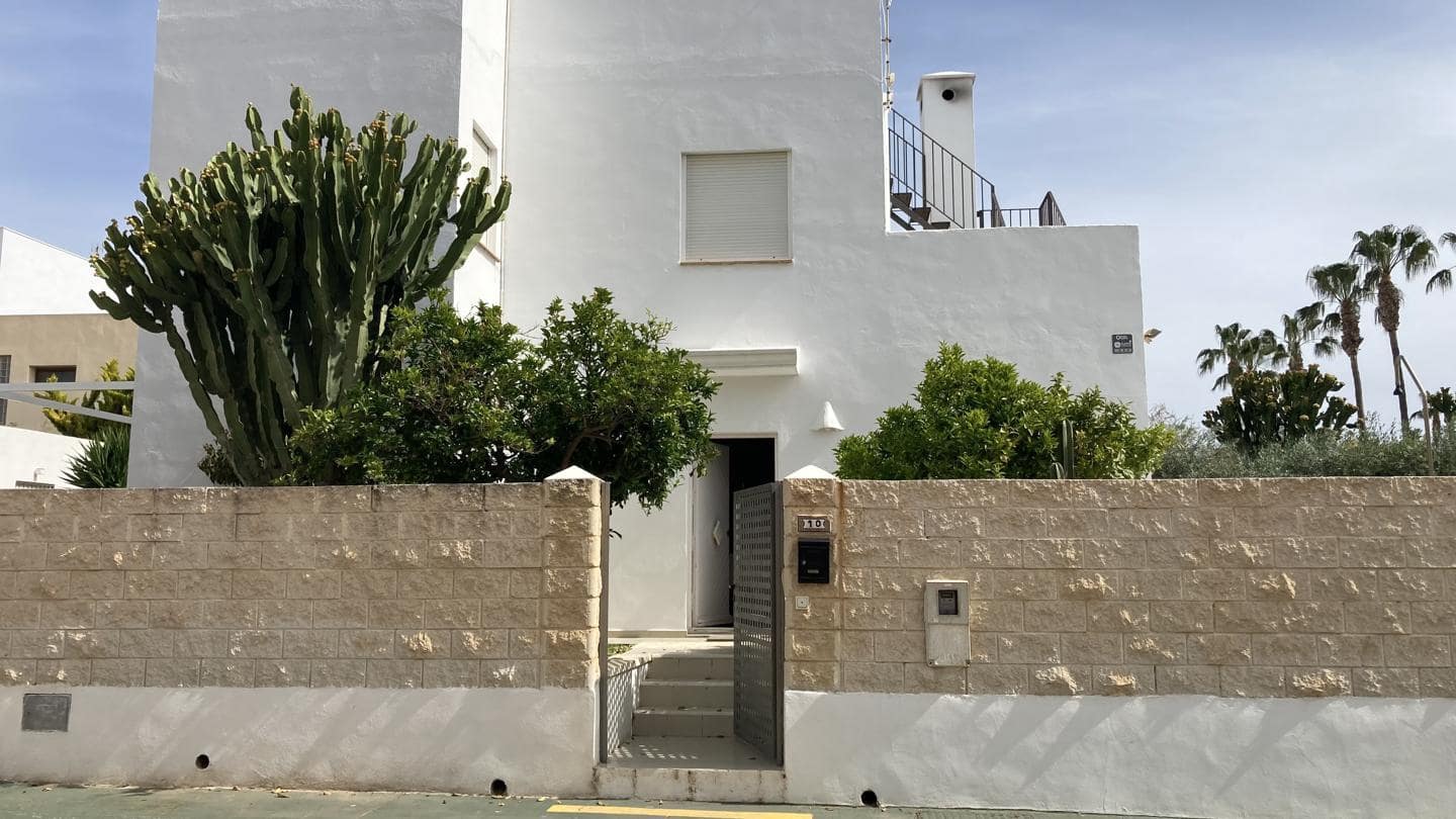 4 slaapkamer Villa voor vakantieverhuur in Vera met zwembad garage - € 2.200 (Ref: 8968801)