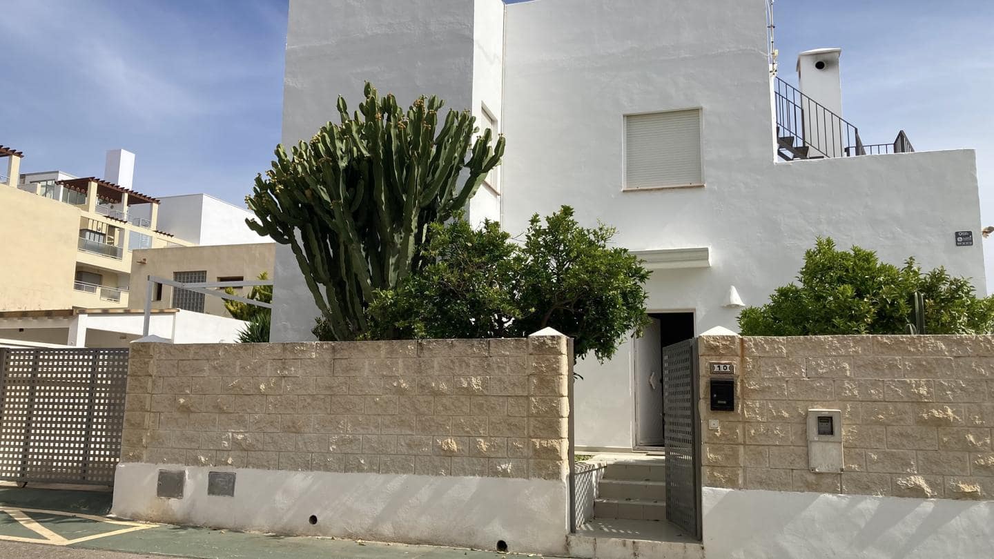 4 slaapkamer Villa voor vakantieverhuur in Vera met zwembad garage - € 2.200 (Ref: 8968801)