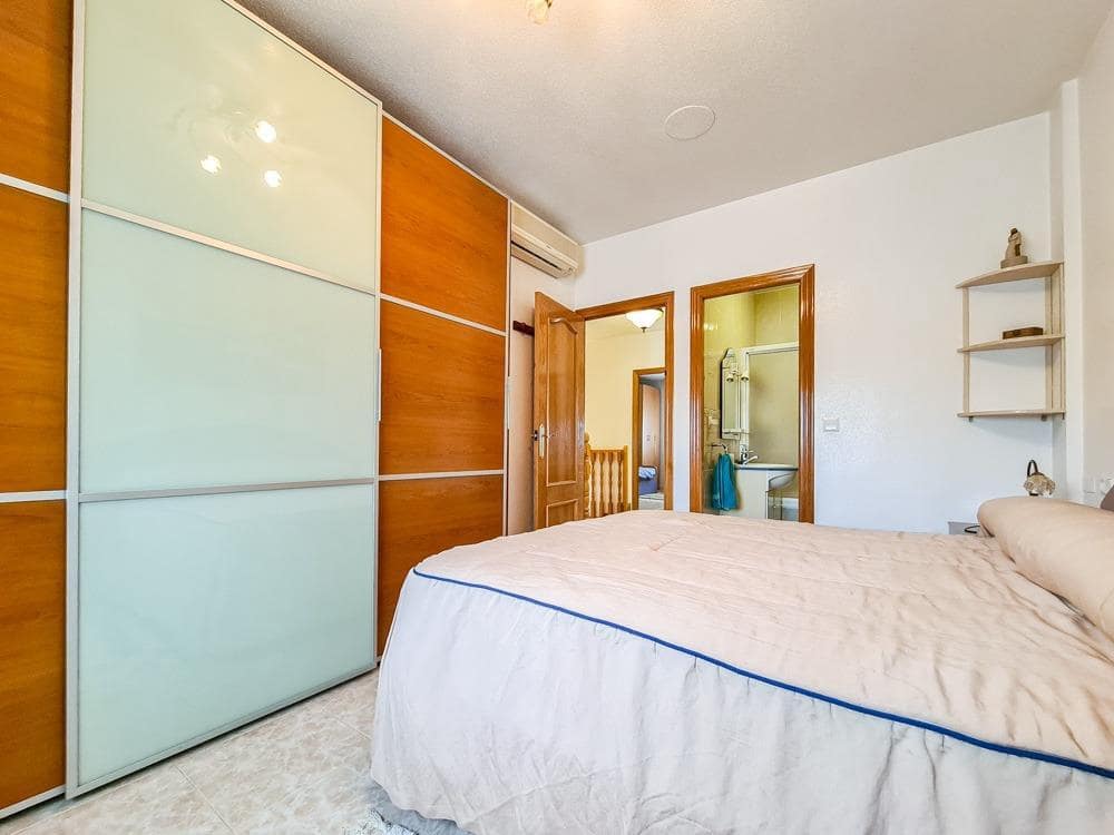 5 bedroom Villa for sale in Huercal-Overa with garage - € 295,000 (Ref: 9030744)