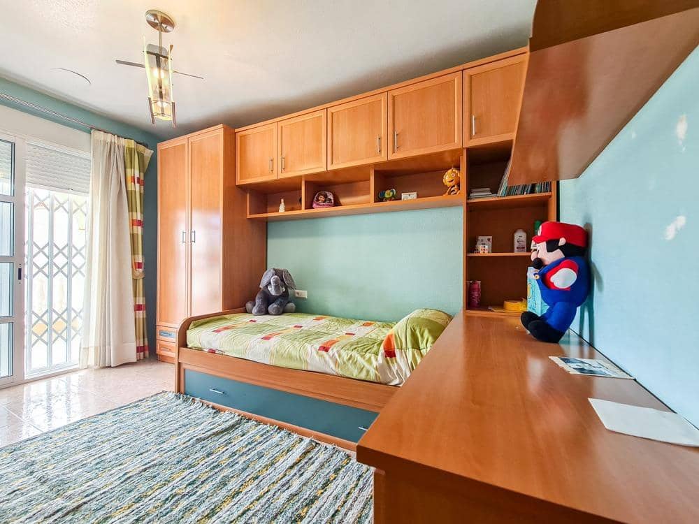 5 bedroom Villa for sale in Huercal-Overa with garage - € 295,000 (Ref: 9030744)