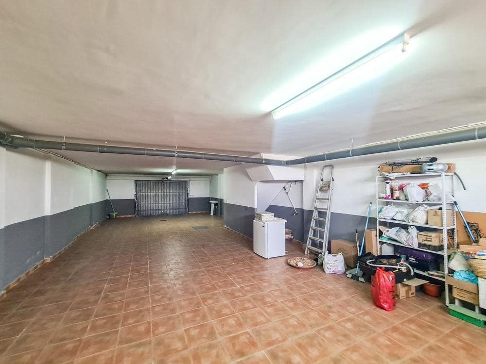 5 bedroom Villa for sale in Huercal-Overa with garage - € 295,000 (Ref: 9030744)