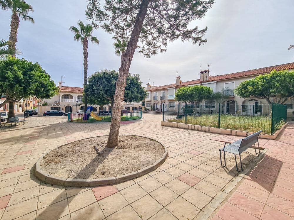 5 bedroom Villa for sale in Huercal-Overa with garage - € 295,000 (Ref: 9030744)