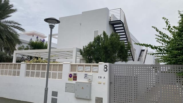 3 bedroom Villa for rent in Puerto del Rey, Vera with pool garage - € 1,200 (Ref: 9218936)