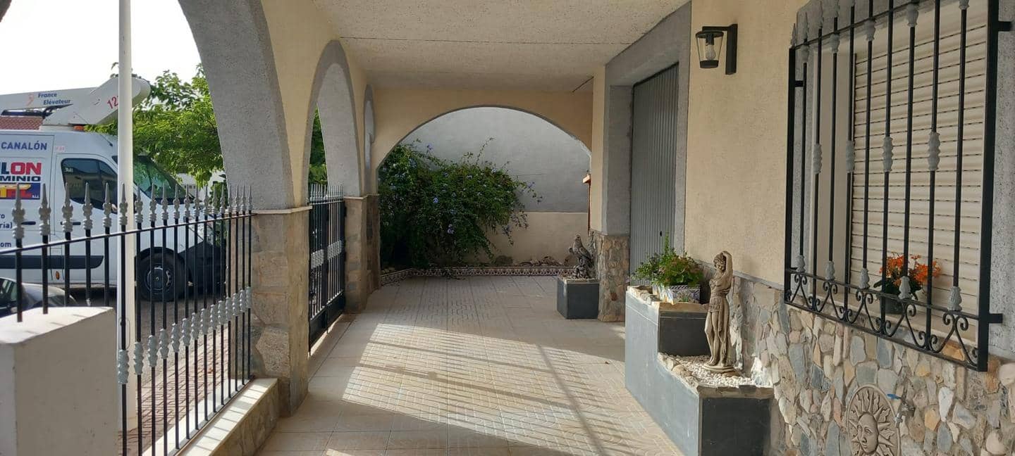 8 soveværelse Villa til salg i Somontin med garage - € 169.500 (Ref: 9267682)