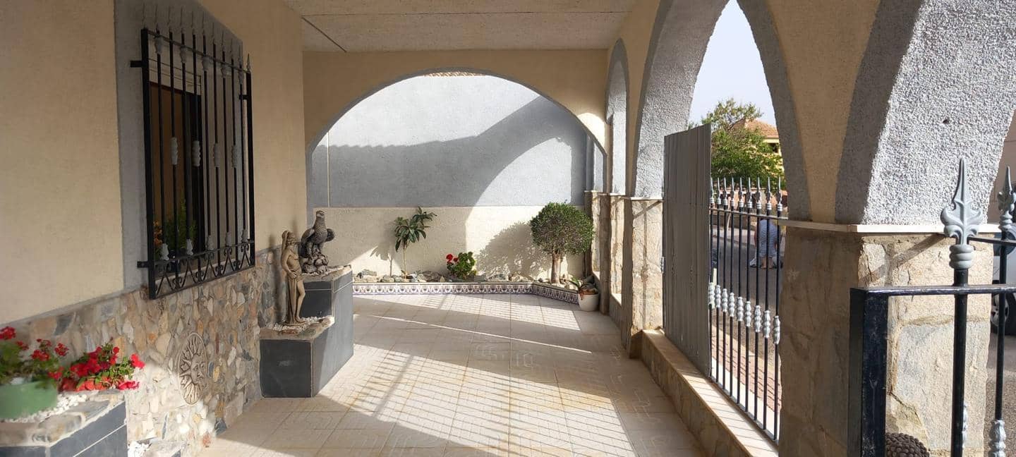 8 soveværelse Villa til salg i Somontin med garage - € 169.500 (Ref: 9267682)