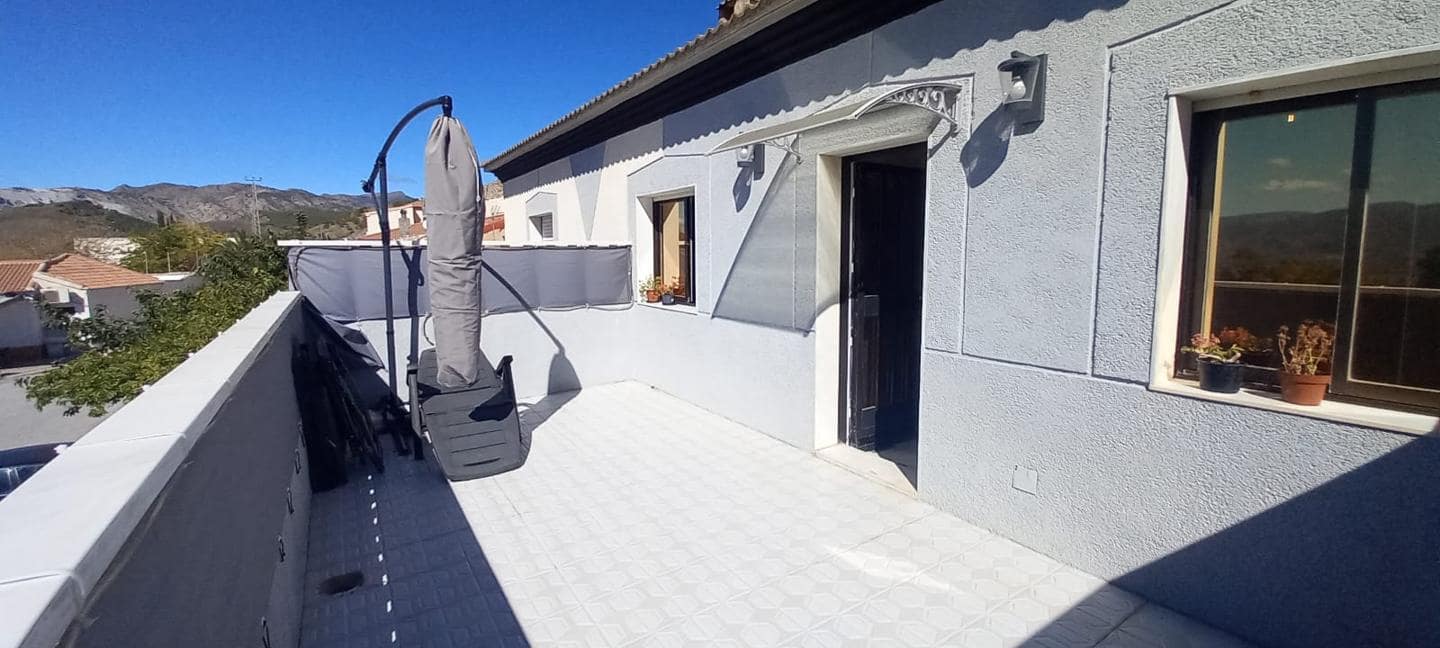 8 soveværelse Villa til salg i Somontin med garage - € 169.500 (Ref: 9267682)