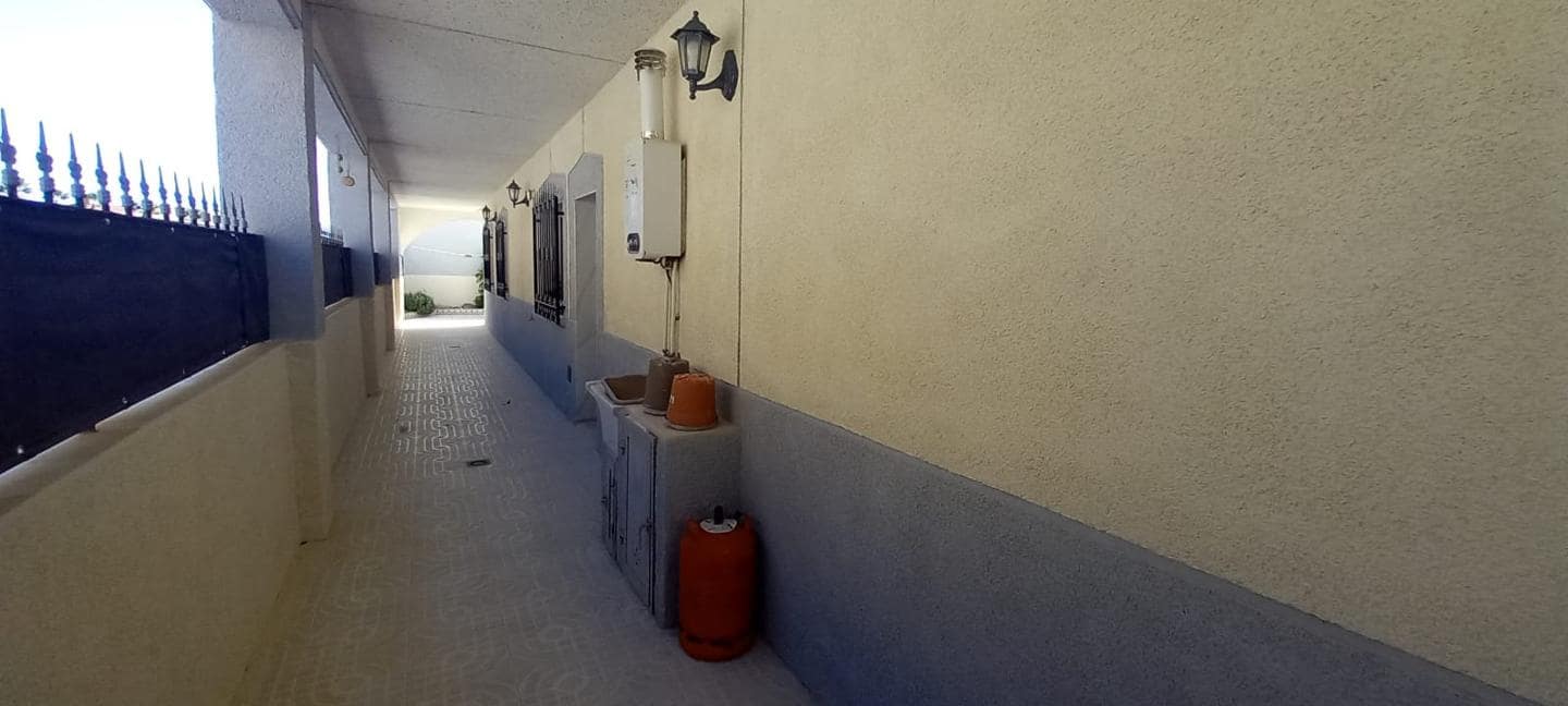 8 soveværelse Villa til salg i Somontin med garage - € 169.500 (Ref: 9267682)