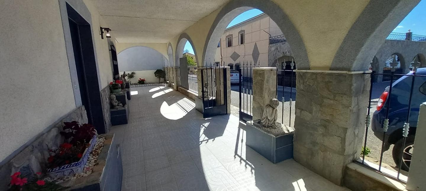 8 soveværelse Villa til salg i Somontin med garage - € 169.500 (Ref: 9267682)