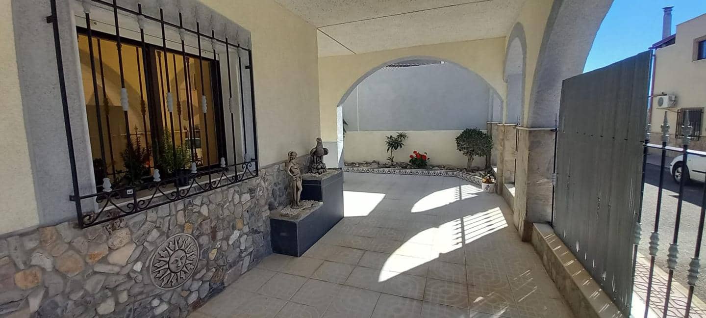 8 soveværelse Villa til salg i Somontin med garage - € 169.500 (Ref: 9267682)