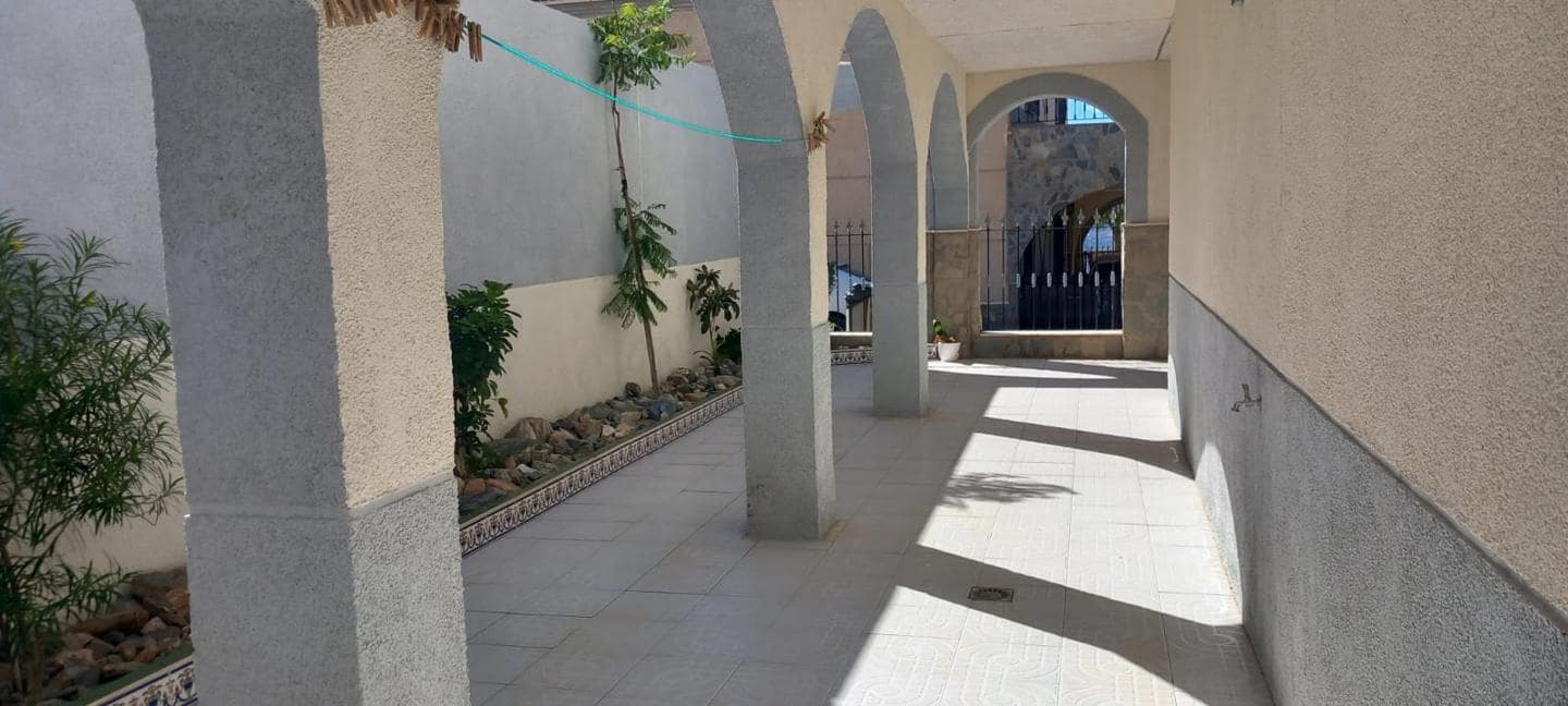 8 soveværelse Villa til salg i Somontin med garage - € 169.500 (Ref: 9267682)