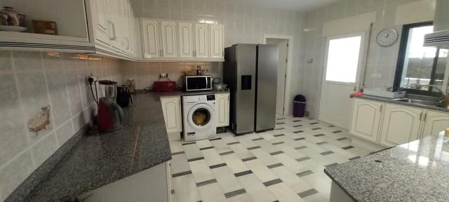 8 soveværelse Villa til salg i Somontín med garage - € 169.500 (Ref: 9267682)