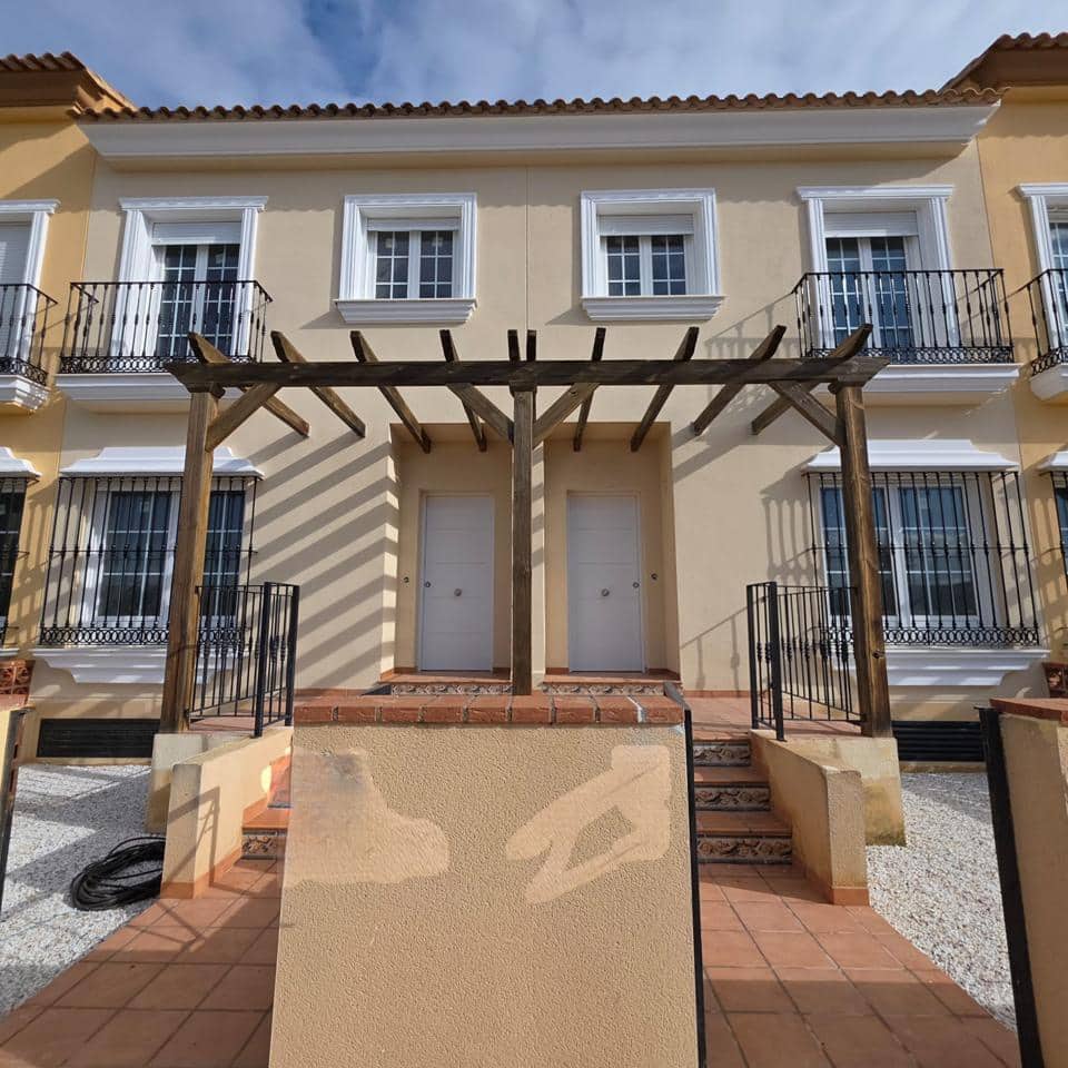 3 bedroom Flat for sale in Cuevas del Almanzora with pool garage - € 130,000 (Ref: 9294116)