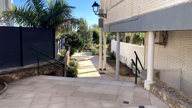 3 sovrum Lägenhet att hyra i Puerto del Rey, Vera med pool - 1 050 € (Ref: 9399953)