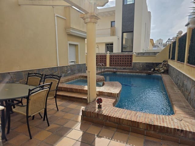 5 slaapkamer Villa te koop in Garrucha met zwembad garage - € 650.000 (Ref: 9516472)